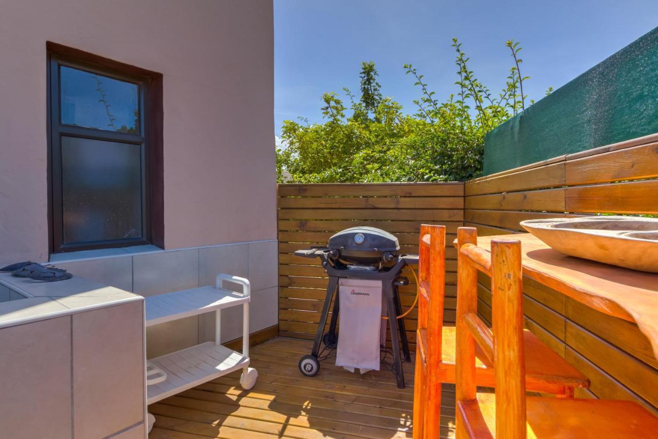 Vue Grande Villa Книсна Екстериор снимка