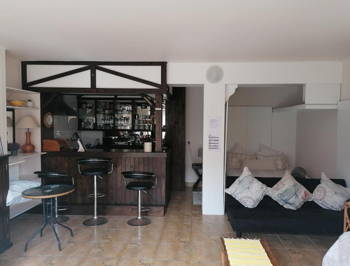 Vue Grande Villa Книсна Екстериор снимка