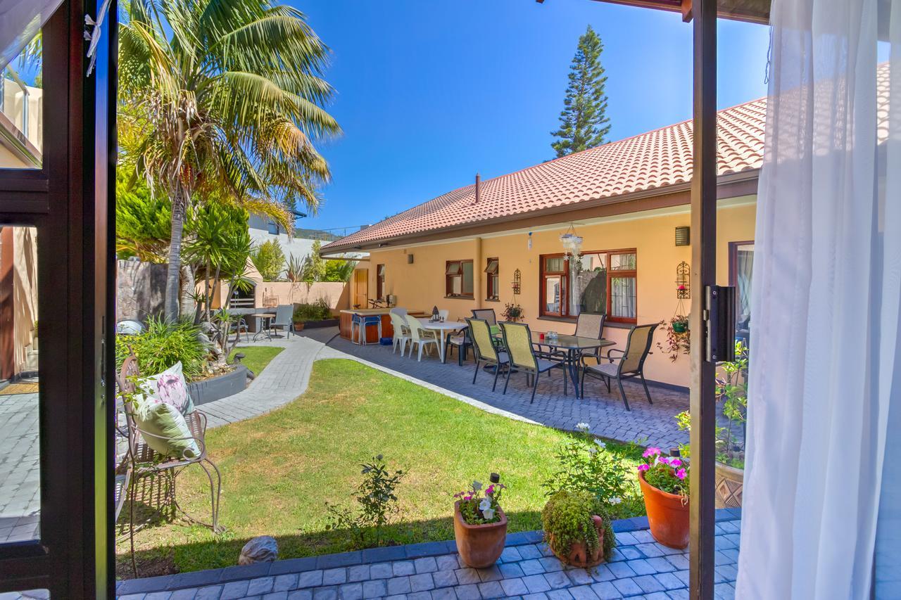 Vue Grande Villa Книсна Екстериор снимка