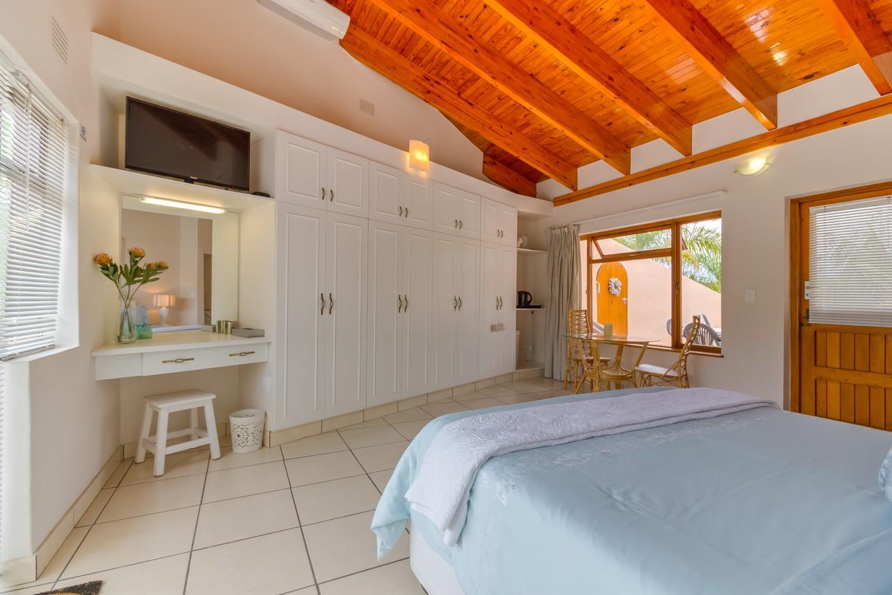 Vue Grande Villa Книсна Екстериор снимка