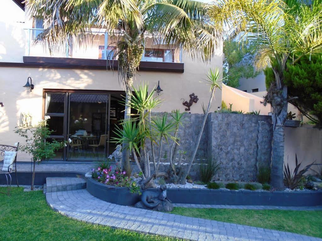 Vue Grande Villa Книсна Екстериор снимка