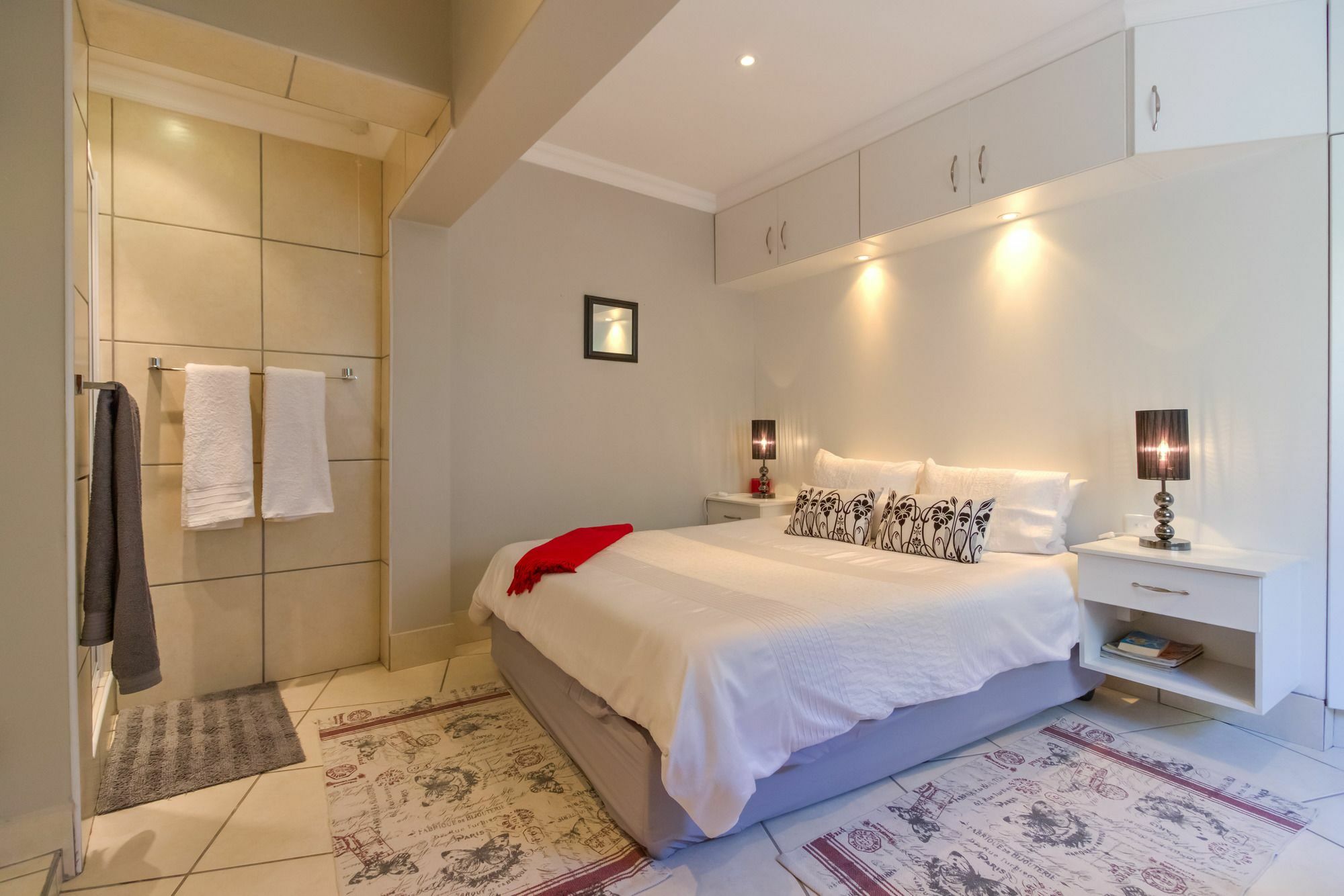 Vue Grande Villa Книсна Екстериор снимка