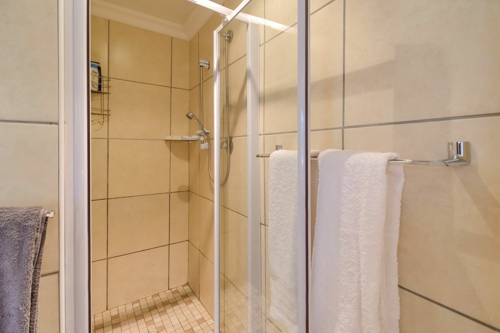 Vue Grande Villa Книсна Екстериор снимка