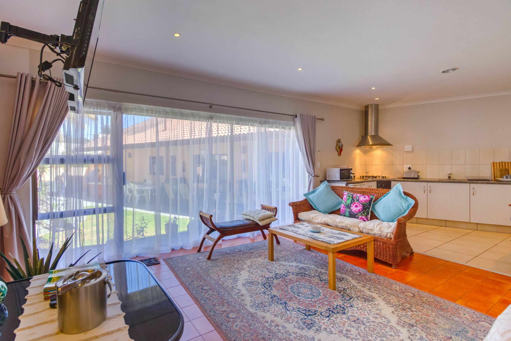 Vue Grande Villa Книсна Екстериор снимка